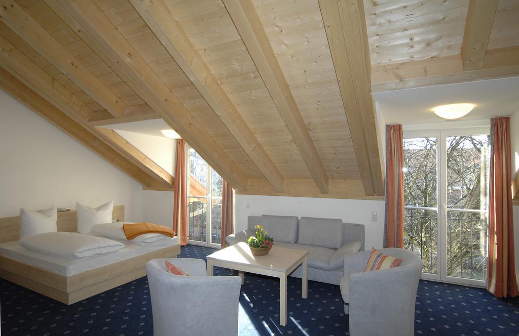 Landhaus Sixtmuehle Ξενοδοχείο Taufkirchen  Δωμάτιο φωτογραφία